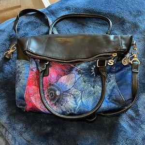 Large pocket book, multicolor, many pockets